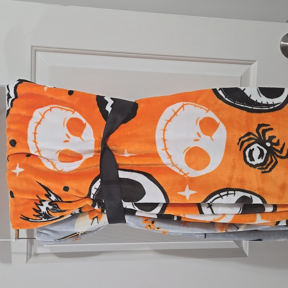 Disney 2 Pack Halloween Nightmare Before Christmas Throw Blankets 60x70" - Picture 4 of 5
